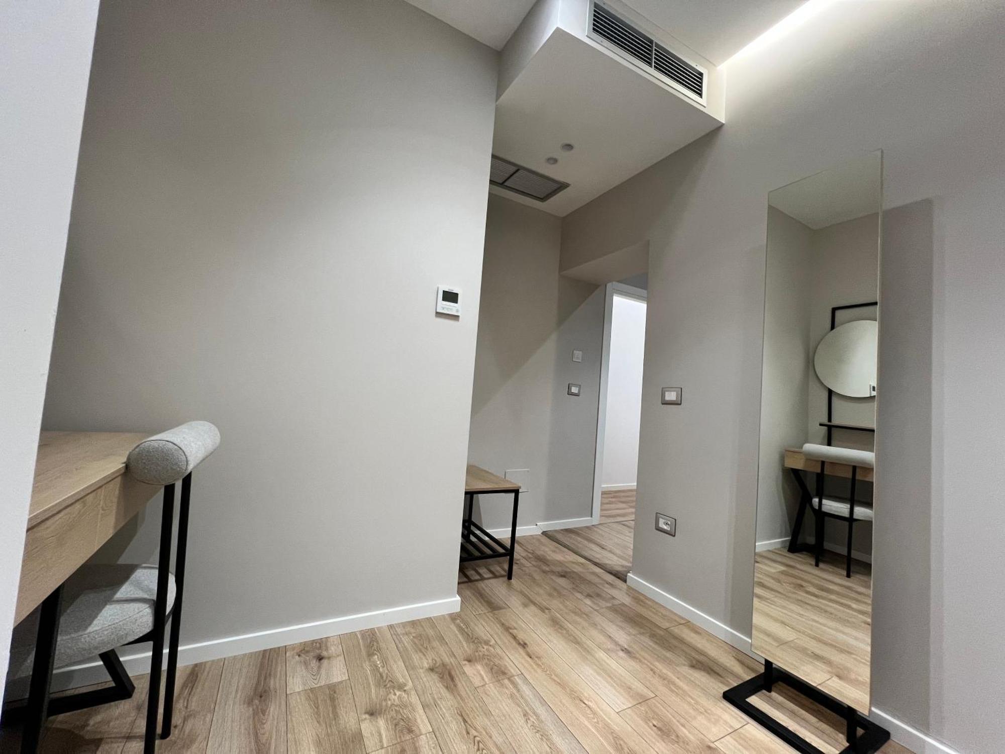 Enzo Rooms & Apartment Blloku ティラナ エクステリア 写真